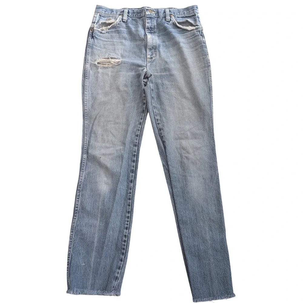 WRANGLER George Strait Cowboy Cut Jeans Mens 32x31 Light Wash Distressed Rugged